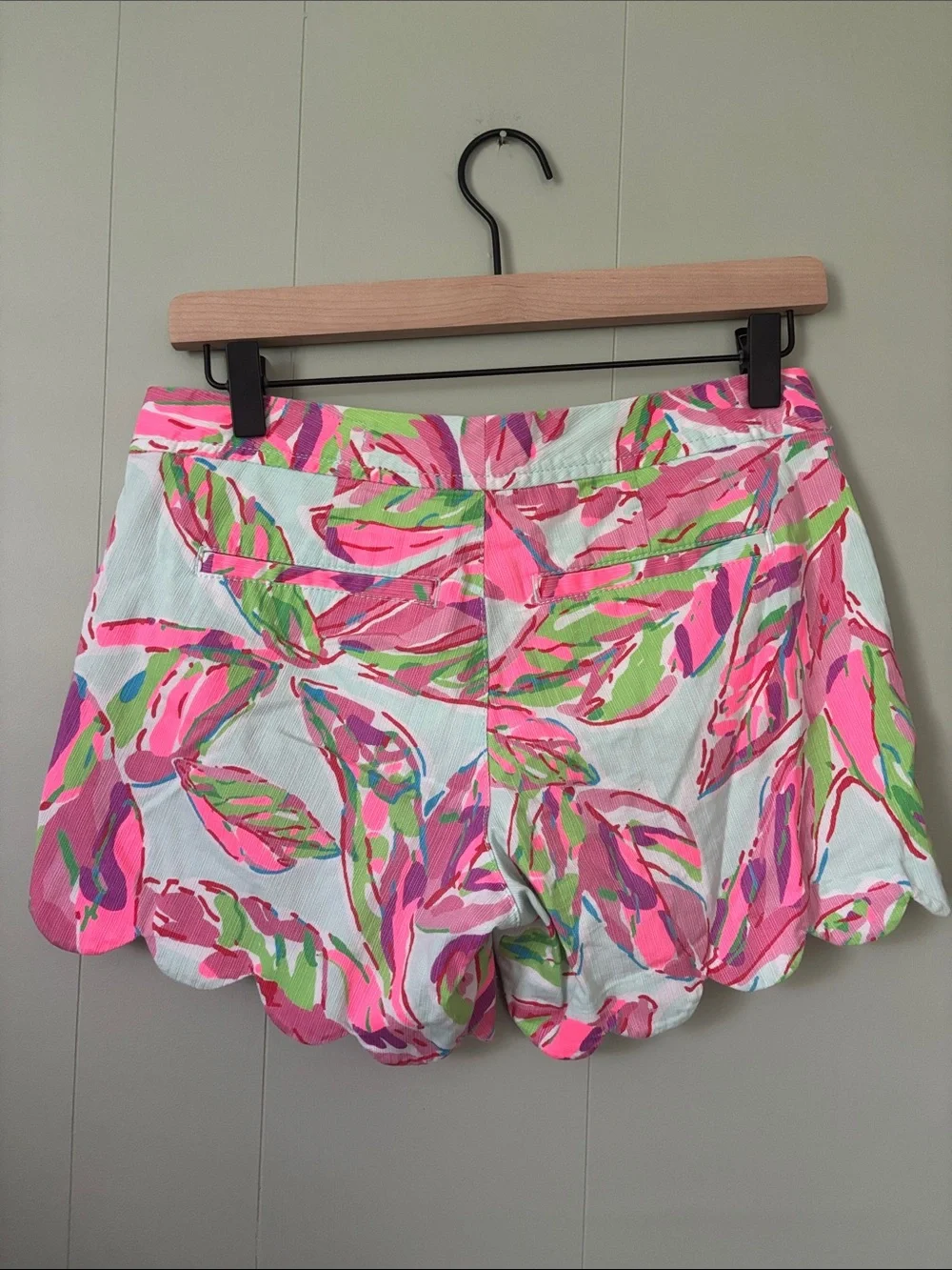 Lilly Pulitzer buttercup Shorts with scallop hem